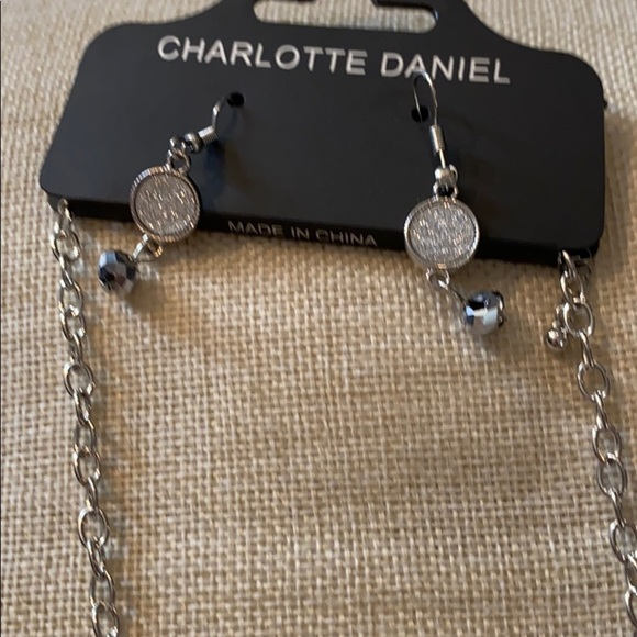 New without tags Charlotte Daniel Necklace Set - Picture 3 of 3